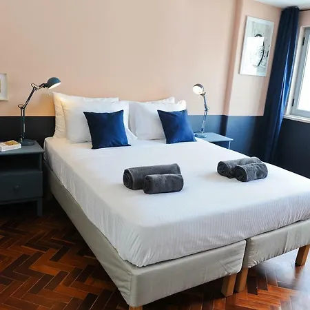 Apartament Cosmopolitan Comfort In 4a- By Misha's Place