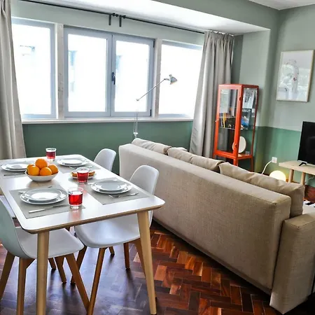 Cosmopolitan Comfort In 4a- By Misha's Place