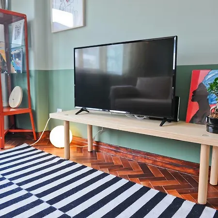 Cosmopolitan Comfort In 4a- By Misha's Place *