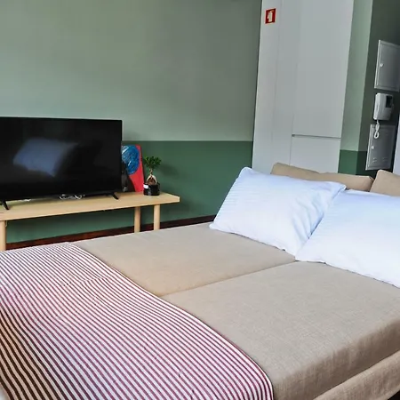 Apartament Cosmopolitan Comfort In 4a- By Misha's Place *