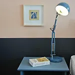 Cosmopolitan Comfort In 4a- By Misha's Place 公寓