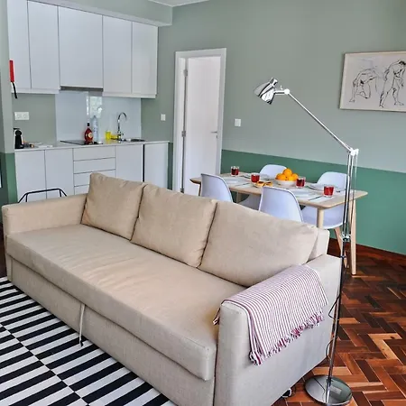 Cosmopolitan Comfort In 4a- By Misha's Place Apartment Lisbon