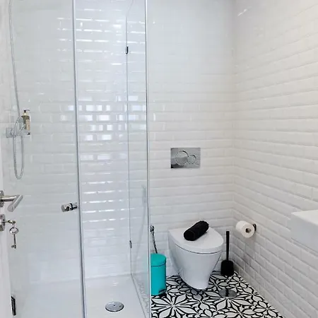 Apartment Cosmopolitan Comfort In 4a- By Misha's Place Lisbon